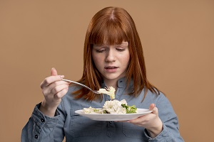 El exceso de control sobre la alimentación, lejos de ayudarte, puede volverse un ruido constante en tu cabeza